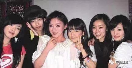 娱乐吃瓜闺蜜视频,闺蜜视频中的那些吃瓜瞬间  第2张